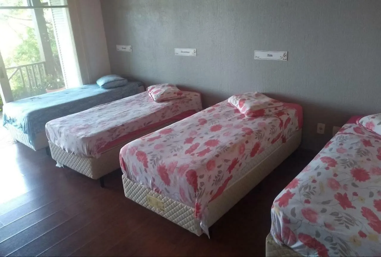 Caapua Hostel Florianópolis البرازيل